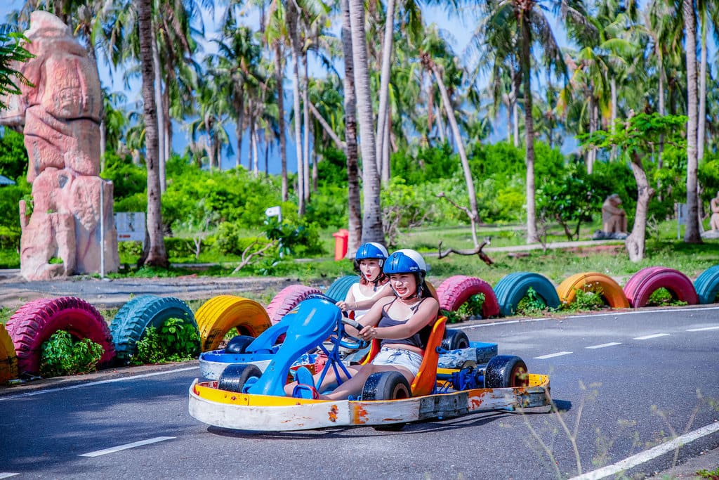 Kinh nghiệm tổ chức Team building Nha Trang trên Đảo Khỉ - Ayago Việt Nam
